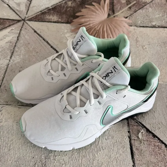 Nike Legend Essential 2 Women's Workout Shoes Sneakers Size 9.5