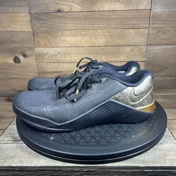 Nike Mens Size 7 Metcon 5 Cross Training Shoes AT3144-070 Black Metallic Gold