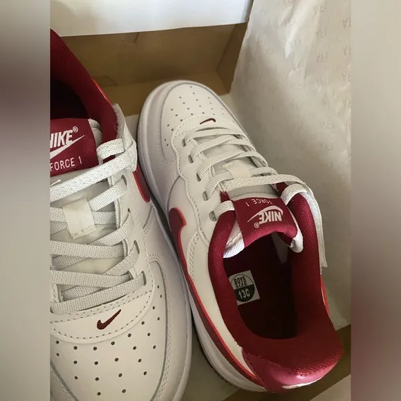 Nike NEW Little Kids Air Force 1 Low Shoes Easy On 13c 13T 13 White/Burgundy