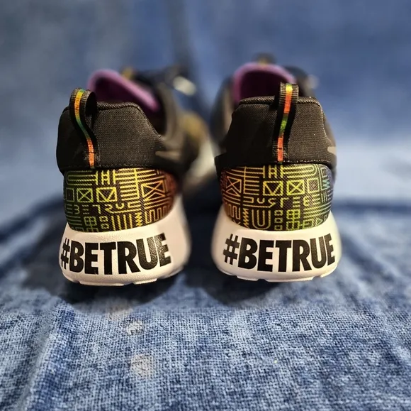 Nike Pride Roshe 11 running shoes flyknit