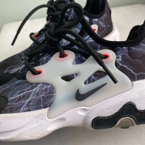 Nike React Presto shoes BQ4002-008