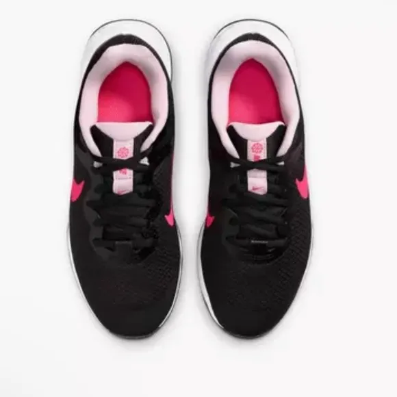 Nike Revolution 6 Black/Hyper Pink/Pink Foam Girls Running Shoe size 7Y