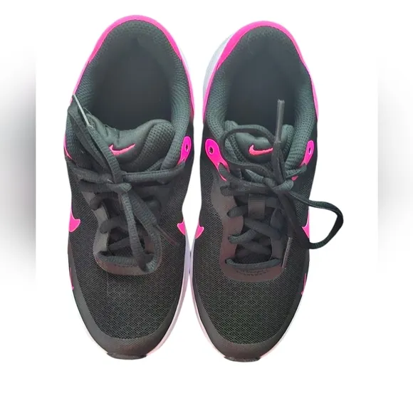 Nike Revolution 7 Big Kids' Running Black and Pink Shoes | Size 1Y