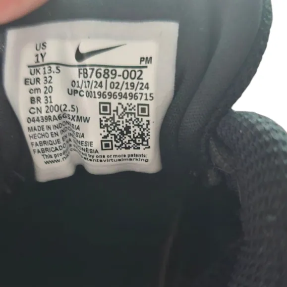 Nike Revolution 7 Big Kids' Running Black and Pink Shoes | Size 1Y