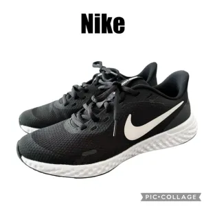 Nike Revolution Women's Road Running Shoes size 7.5 NWOT Black