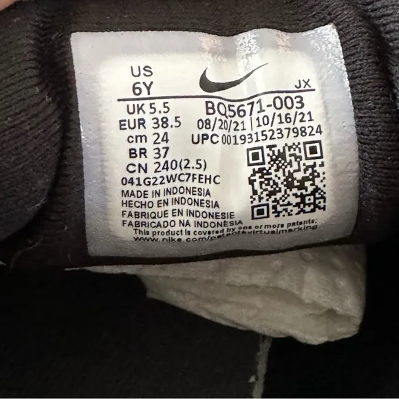 Nike Revolution Women's Road Running Shoes size 7.5 NWOT Black
