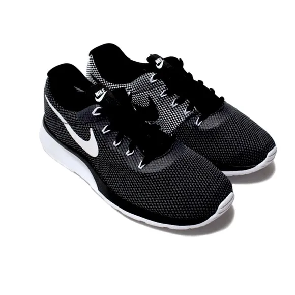 NIKE Tanjun Racer Black Sneaker NEW IN BOX Tennis Shoes Gray White Print 5.5Y