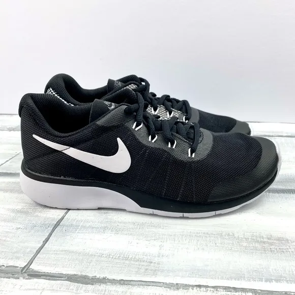 NIKE Tanjun Racer Black Sneaker NEW IN BOX Tennis Shoes Gray White Print 5.5Y
