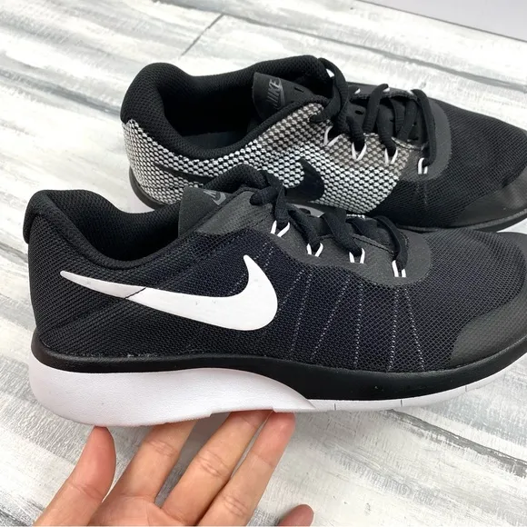 NIKE Tanjun Racer Black Sneaker NEW IN BOX Tennis Shoes Gray White Print 5.5Y