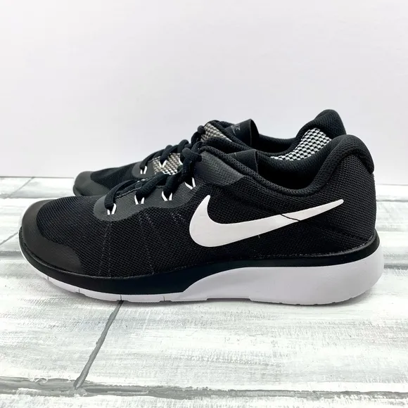 NIKE Tanjun Racer Black Sneaker NEW IN BOX Tennis Shoes Gray White Print 5.5Y
