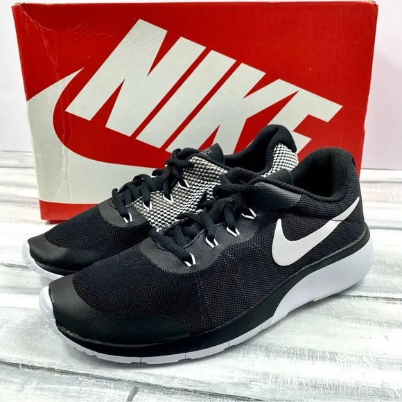 NIKE Tanjun Racer Black Sneaker NEW IN BOX Tennis Shoes Gray White Print 5.5Y