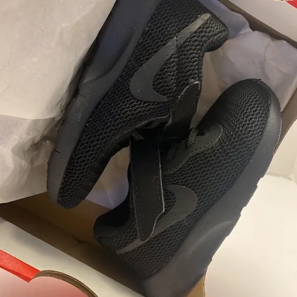 Nike Tanjun (TDV) Black Toddler Boy's Shoes - Size 5C NWB 818383-001