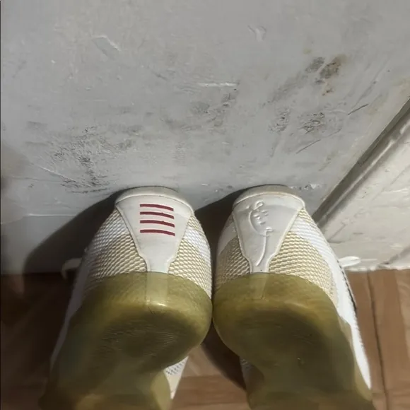 Nike White and Tan Retro-Inspired Athletic Shoes