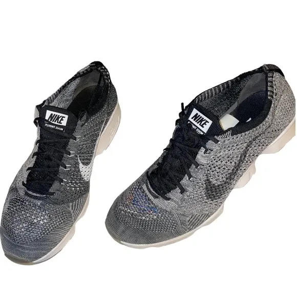 Nike Women’s Flyknit Black white 698616-0015 Size 11 Running Training sneakers