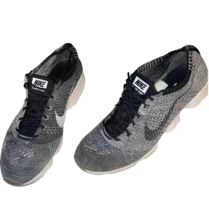 Nike Women’s Flyknit Black white 698616-0015 Size 11 Running Training sneakers