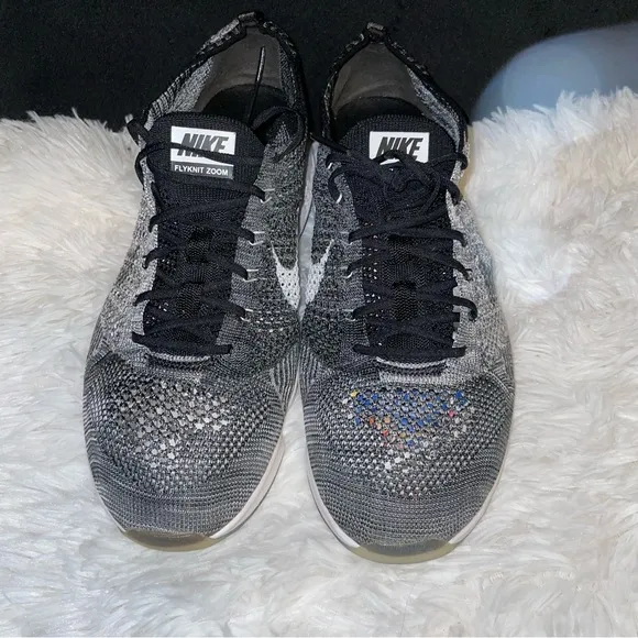 Nike Women’s Flyknit Black white 698616-0015 Size 11 Running Training sneakers