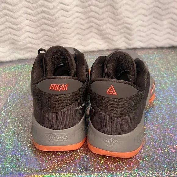 Nike Zoom Freak 4 Letter Bros Basketball Shoes - Iron Stone DJ6149-003 Size 8.5