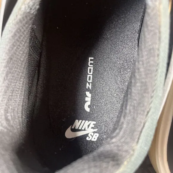 Nike Zoom Nyjah 3 SB Mens Size US 13 Black Lace Up Athletic Shoes Sneakers