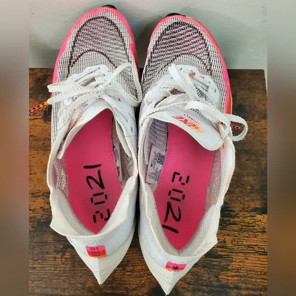 Nike ZoomX Vaporfly Next %2 Rawdacious Running Shoes Womens Size 8.5