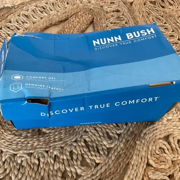 Nunn Bush men’s leather shoes, new in box, size 9 business oxford, gel cushion