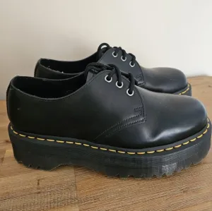NWOB DR MARTENS 1461 Quad Unisex Smooth Black Leather Shoes