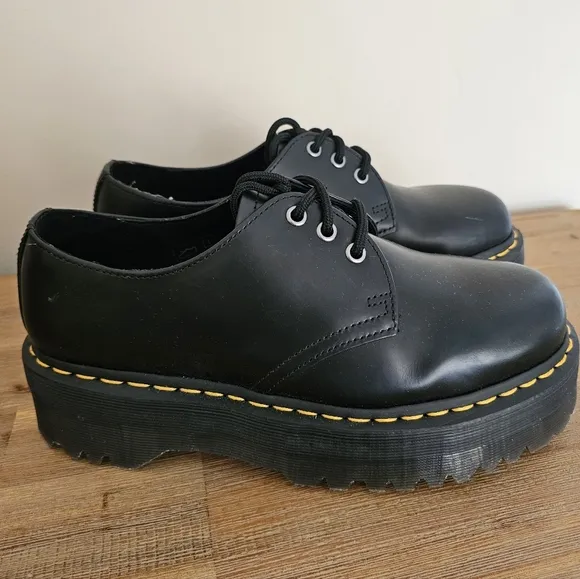 NWOB DR MARTENS 1461 Quad Unisex Smooth Black Leather Shoes