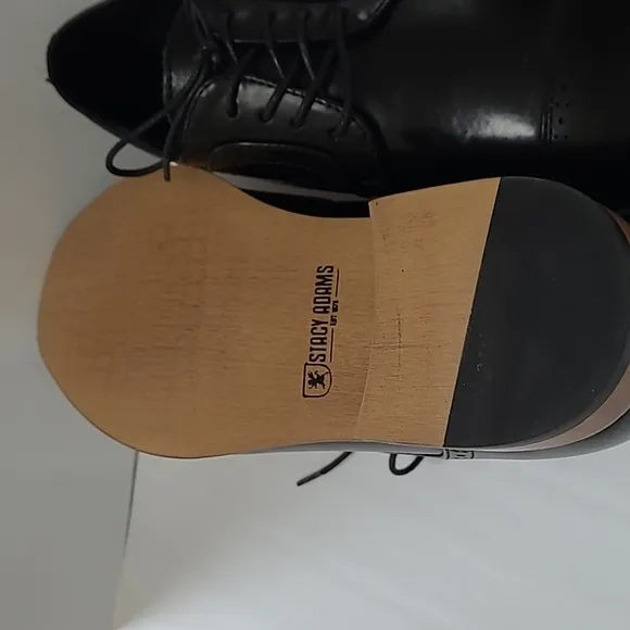 NWOB Stacy Adams cap toe shoes