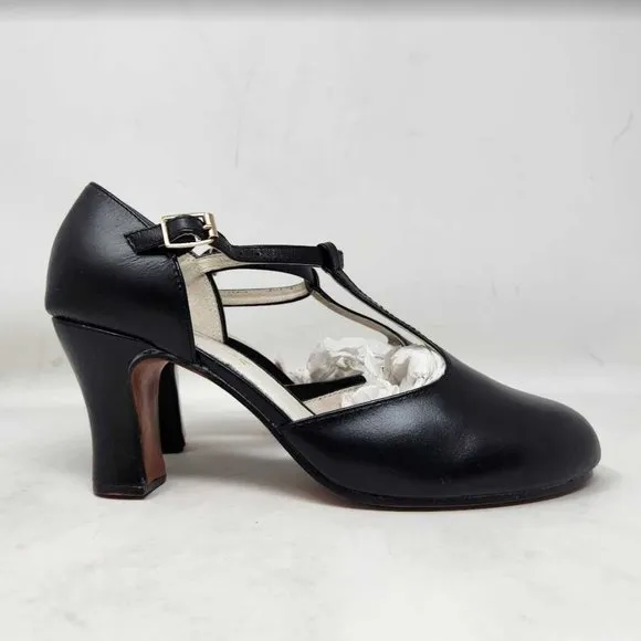NWOB women's 9W Capezio Chorus t-strap black dance character shoes 9 Wide