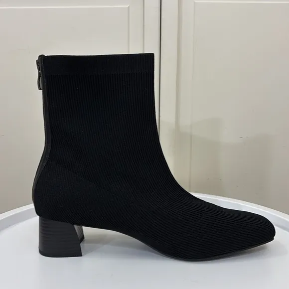 NWOB/NWOT Vivaia Zippered Square-Toe Water-Repellent Ankle Boots Marcella Sz 11