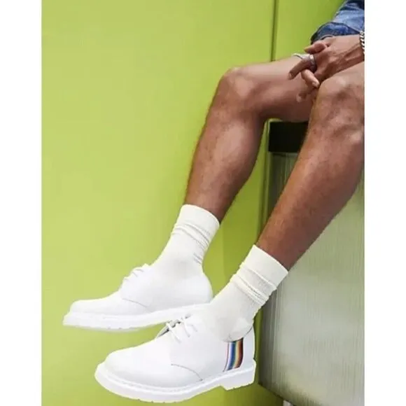 NWOT DR MARTENS New 27522 White Smooth Leather Pride Oxford Shoes