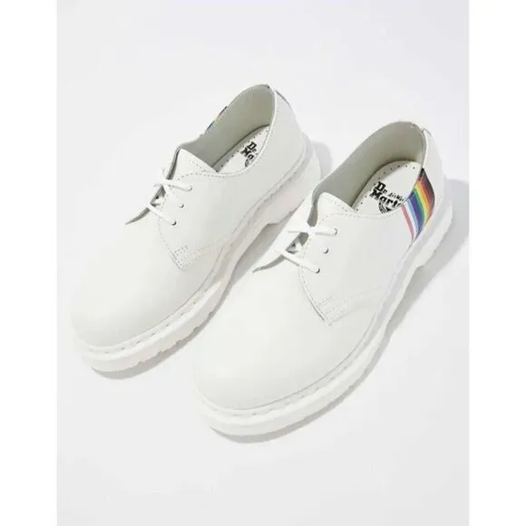 NWOT DR MARTENS New 27522 White Smooth Leather Pride Oxford Shoes