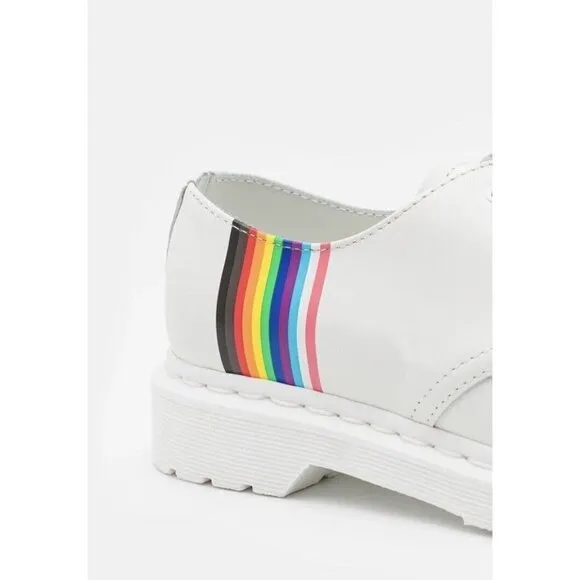 NWOT DR MARTENS New 27522 White Smooth Leather Pride Oxford Shoes