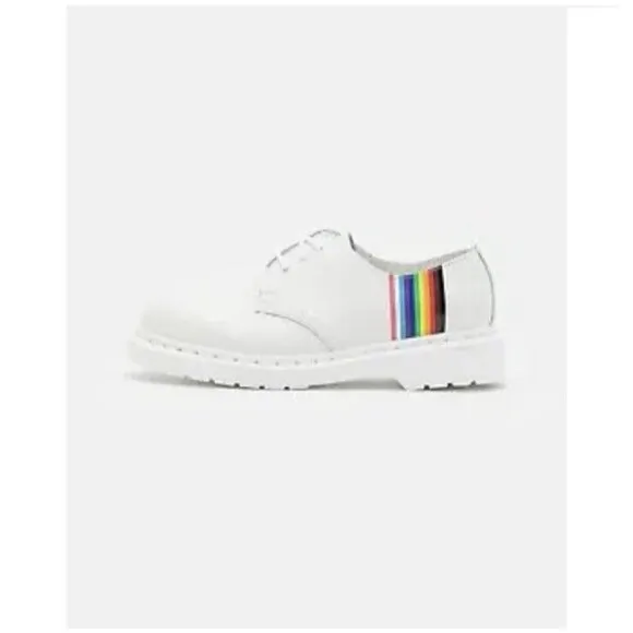 NWOT DR MARTENS New 27522 White Smooth Leather Pride Oxford Shoes