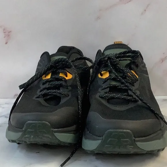NWOT Hoka Mens Athletic Shoes Size 12D