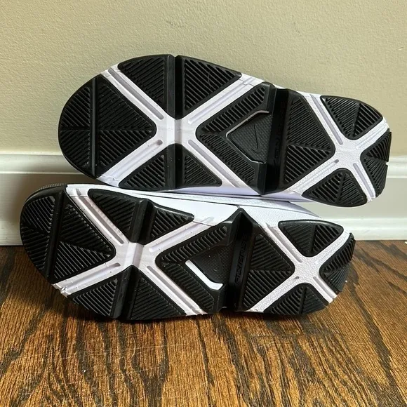 NWOT Nike Go FlyEase Easy On Off Shoes DR5540-002 Black White