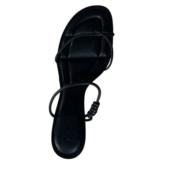 NWOT ONCEPT Sydney Kitten Heel Sandals Size 7 Black Toe Loop