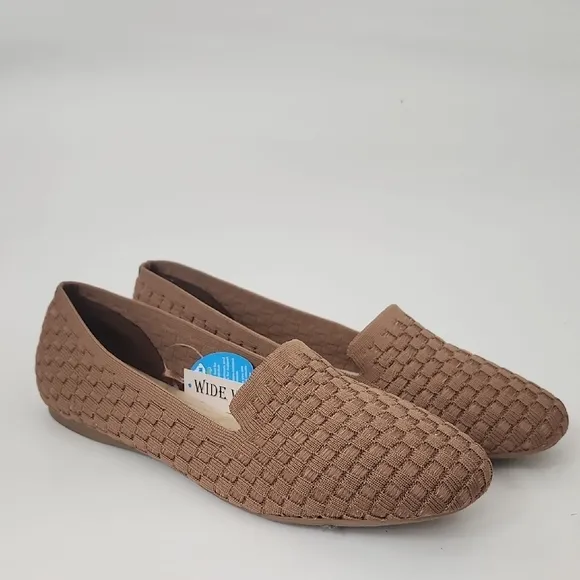 NWOT Seychelles Tan Woven Wide Memory form Flats Size 10