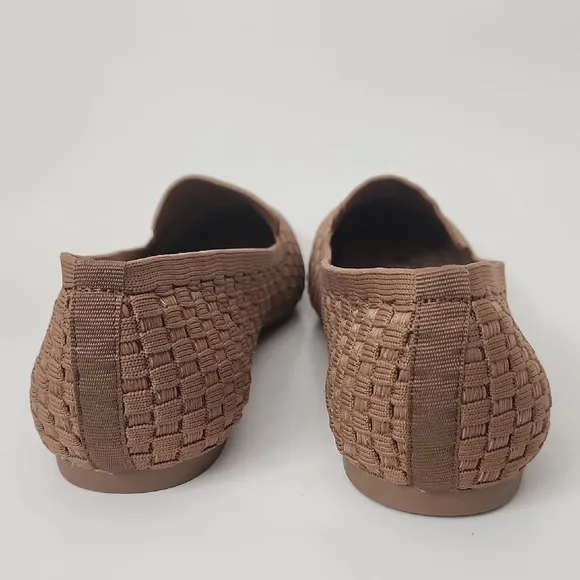NWOT Seychelles Tan Woven Wide Memory form Flats Size 10
