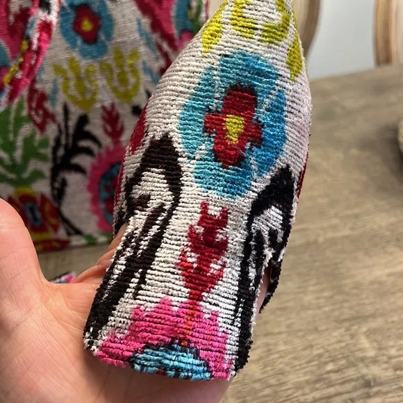 NWOT SILK VELVET IKAT MULES SIZE 38 handcrafted .Women's Silk Velvet Ikat Slides