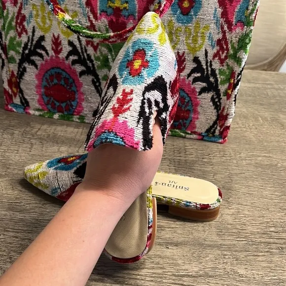 NWOT SILK VELVET IKAT MULES SIZE 38 handcrafted .Women's Silk Velvet Ikat Slides