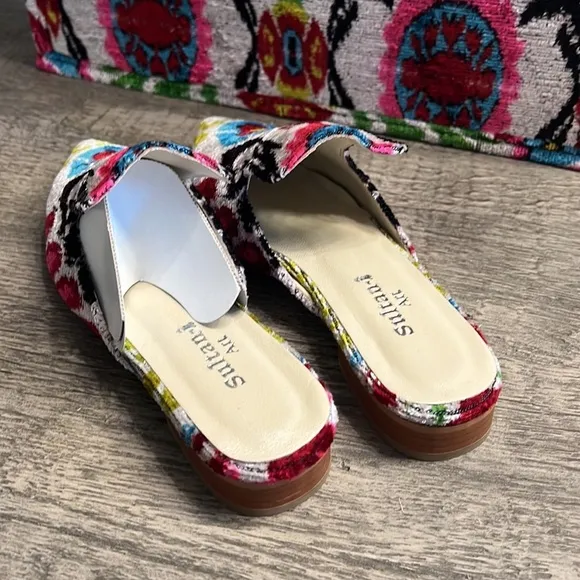 NWOT SILK VELVET IKAT MULES SIZE 38 handcrafted .Women's Silk Velvet Ikat Slides