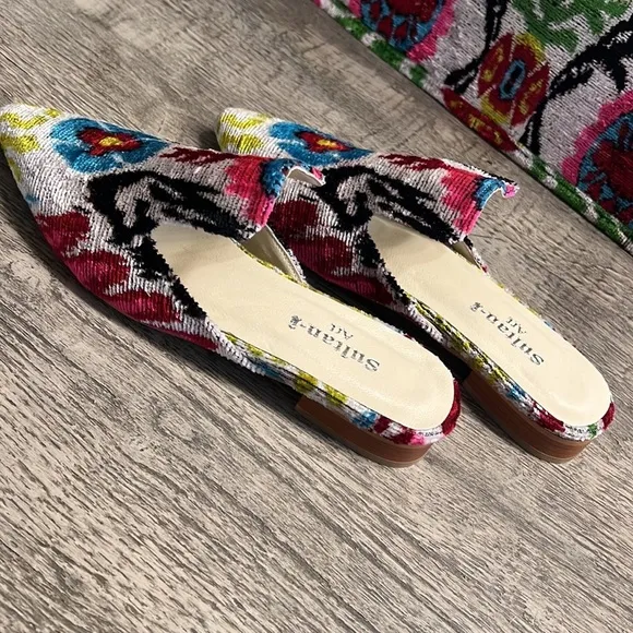 NWOT SILK VELVET IKAT MULES SIZE 38 handcrafted .Women's Silk Velvet Ikat Slides