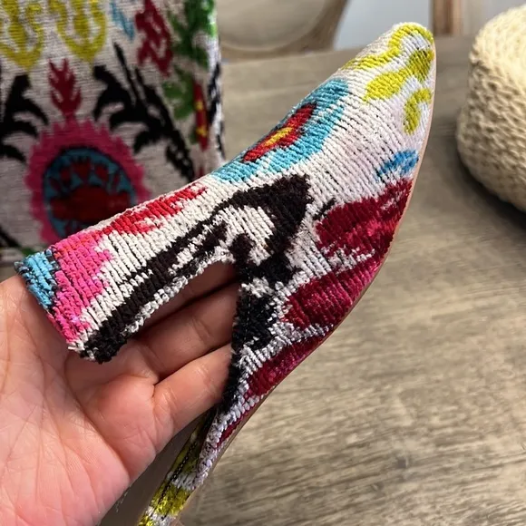 NWOT SILK VELVET IKAT MULES SIZE 38 handcrafted .Women's Silk Velvet Ikat Slides