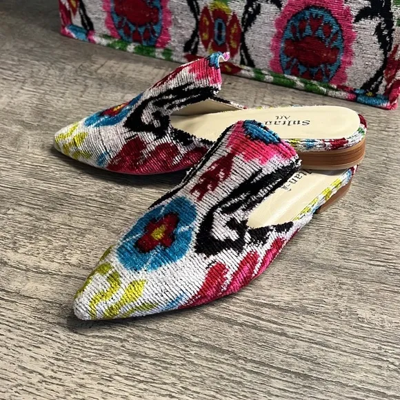 NWOT SILK VELVET IKAT MULES SIZE 38 handcrafted .Women's Silk Velvet Ikat Slides