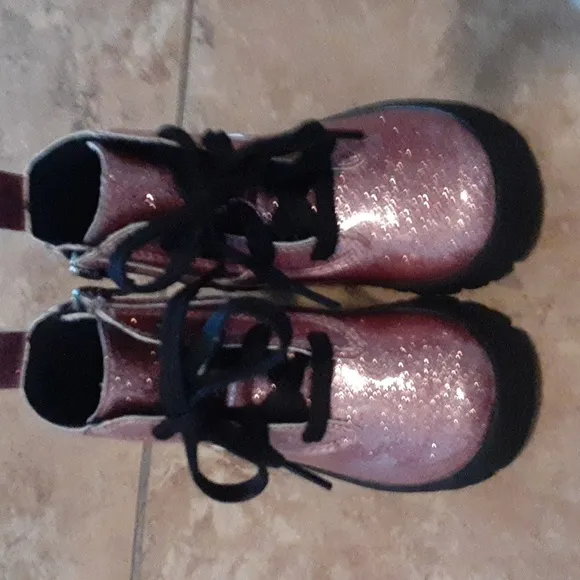 Nwot! UGG- Ashton Lace Up Glitter