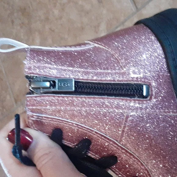 Nwot! UGG- Ashton Lace Up Glitter