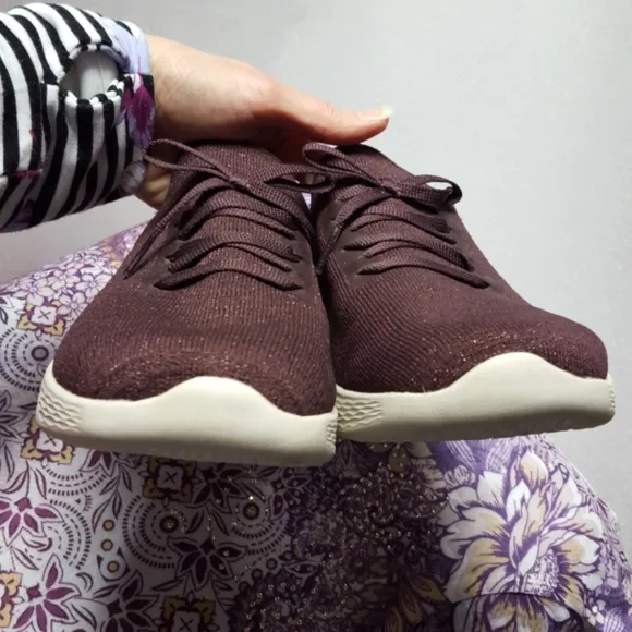 NWOT Women's Skechers purple shoes size 10.5
