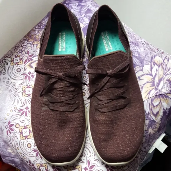 NWOT Women's Skechers purple shoes size 10.5