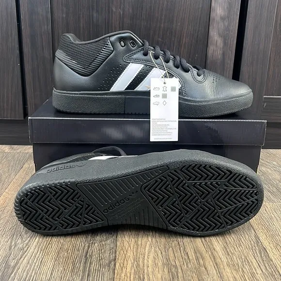 NWT Adidas Originals Tyshawn Remastered Men's Shoes - IG5270