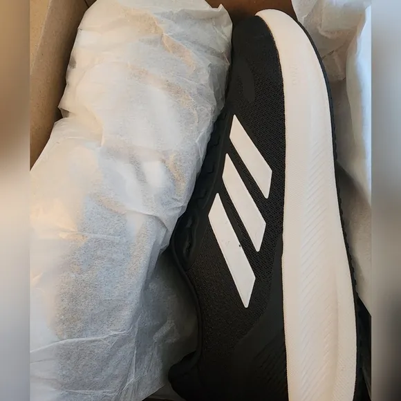 NWT Adidas Run Falcon 5 Wide